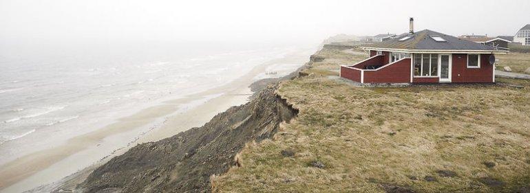 Sommerhusejere stævner staten for manglende kystbeskyttelse