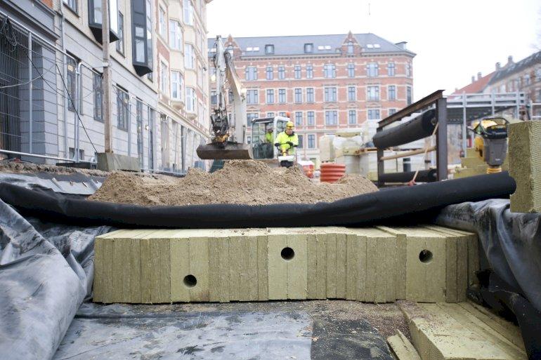 Stenuld kan både tilbageholde og filtrere regnvand
