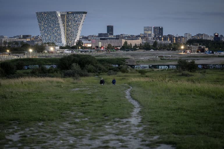 Natur-venner taber sag om omstridt byggeri på Amager Fælled