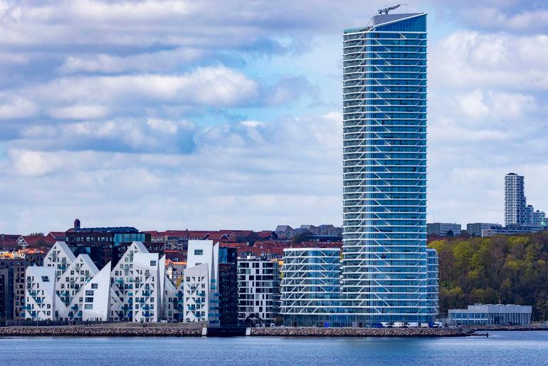 Kæmpevindmøller på Aarhus Havn møder hård kritik