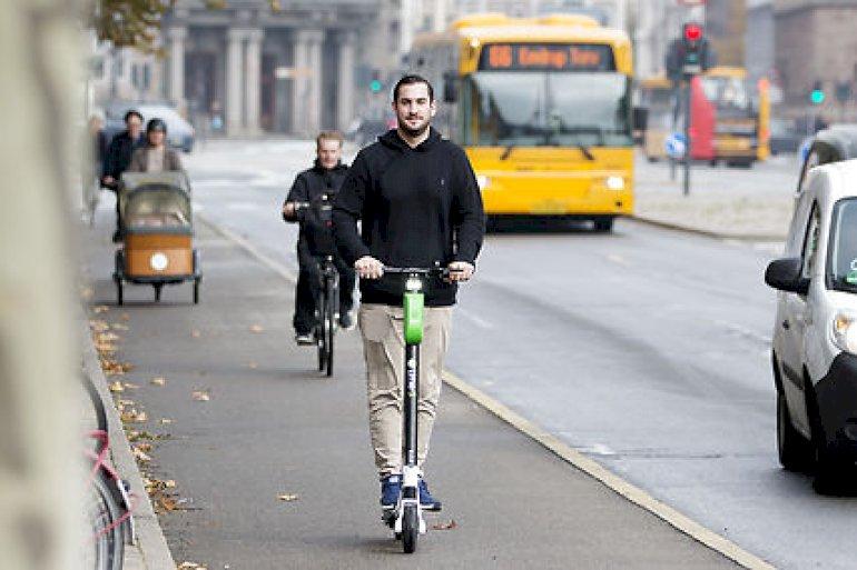 Med 20 km i timen: Elektriske løbehjul må suse afsted fra i dag