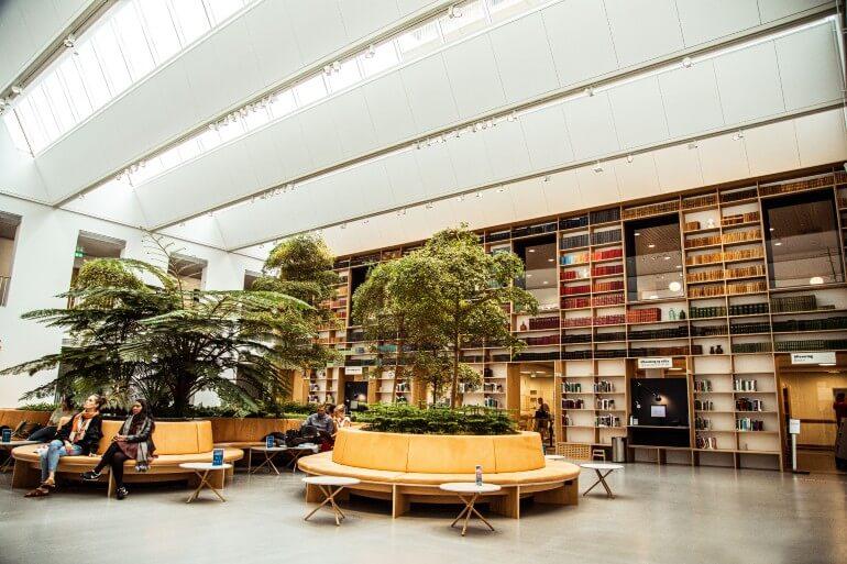 Kongeligt Aarhus-bibliotek vinder renoveringspris og er nu åbnet for alle