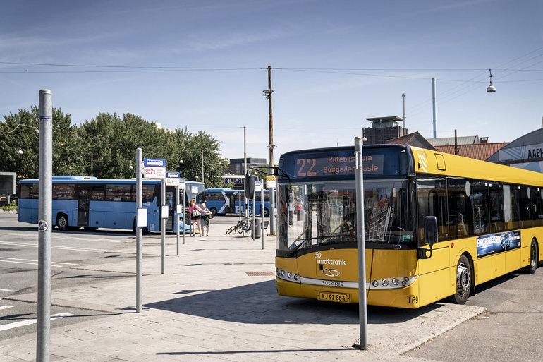 Bybusser i Aarhus lukker for kontantbetaling