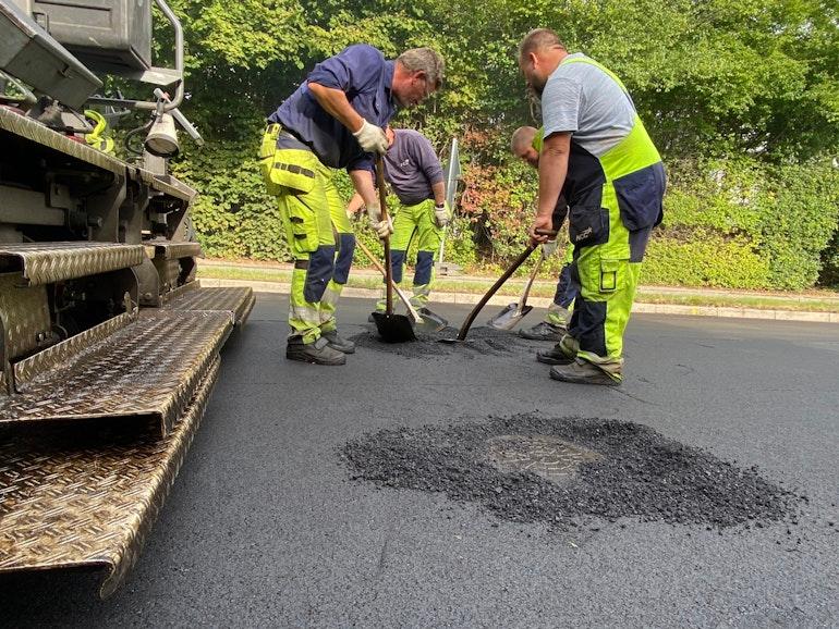 Knust glas på vejene: Ny og bæredygtig asfalt i Aarhus